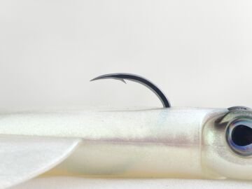 OMOTO FG CUSTOM SQUID 190GR NO:2  DEEP WHITE / RED / BLUE FLASHES